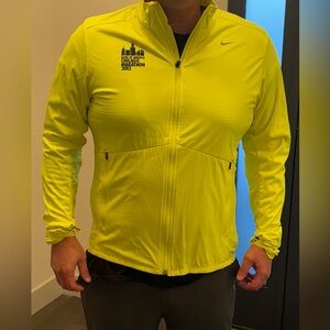 2013 Chicago Marathon Jacket. Men’s Large Nike Dri-Fit.